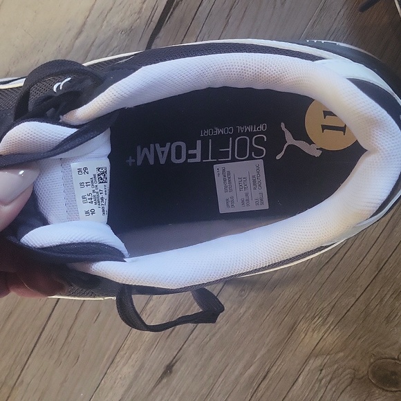 Puma - Picture 3 of 4